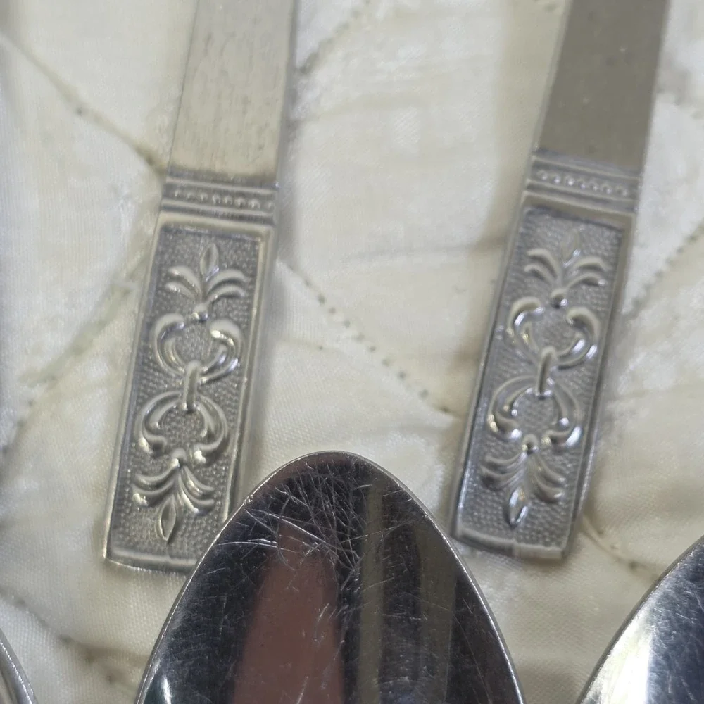 Vintage MCM Customcraft Fleur De Lis Flatware Silverware 15-Piece Set Stainless